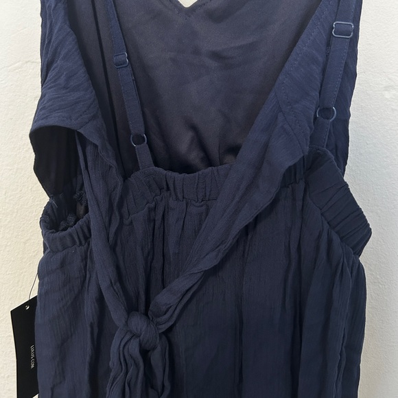 lulu’s Blue mini dress with cutout - Picture 6 of 6